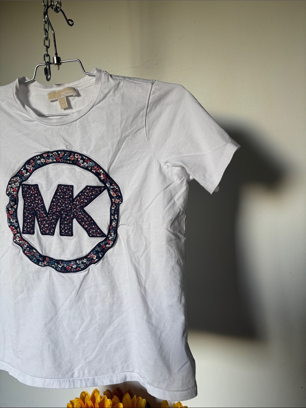 MICHAEL Michael Kors White Tee Navy Floral MK Patch